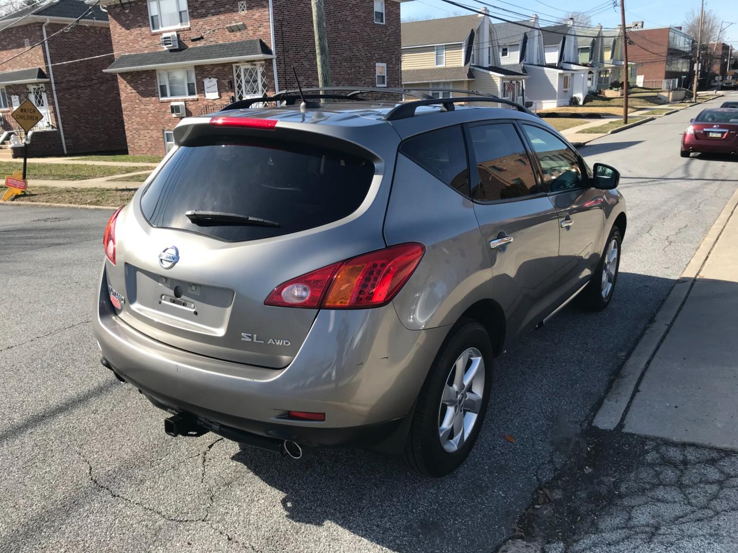 2010 Gray /Gray Nissan Murano SL (JN8AZ1MW6AW) with an 3.5 V6 engine, Automatic transmission, located at 577 Chester Pike, Prospect Park, PA, 19076, (610) 237-1015, 39.886154, -75.302338 - Photo#4